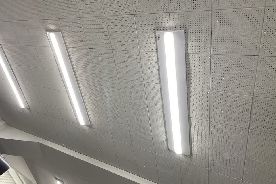 LED取り付け作業の画像